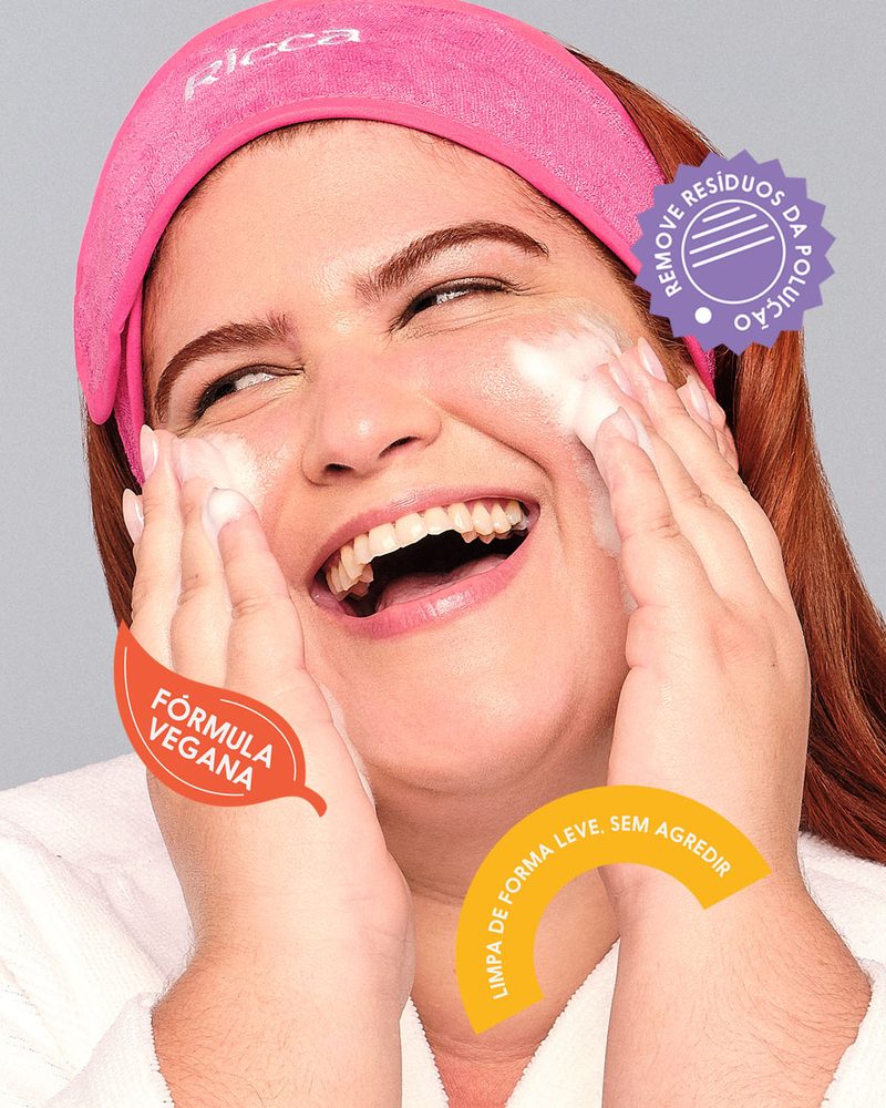 Facial cleansing foam, slide 1 of 3