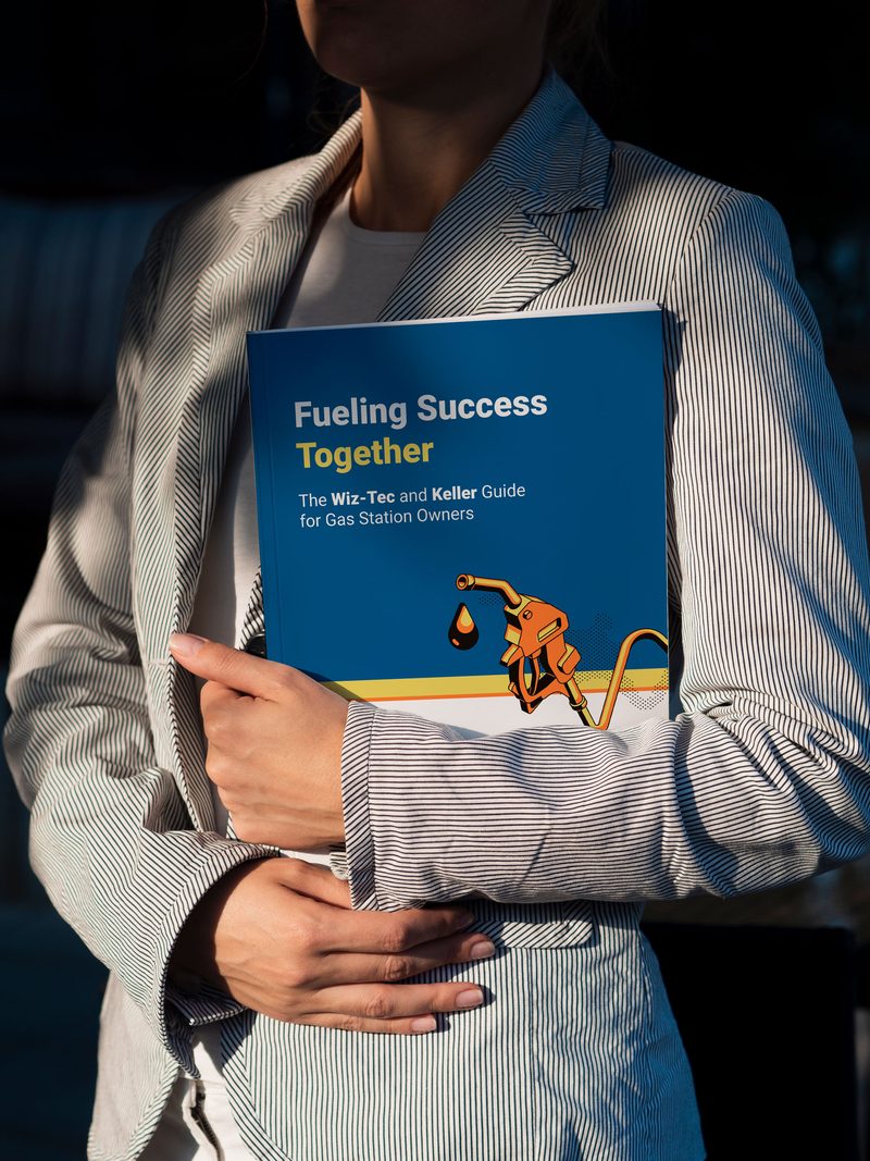 The guide in hand